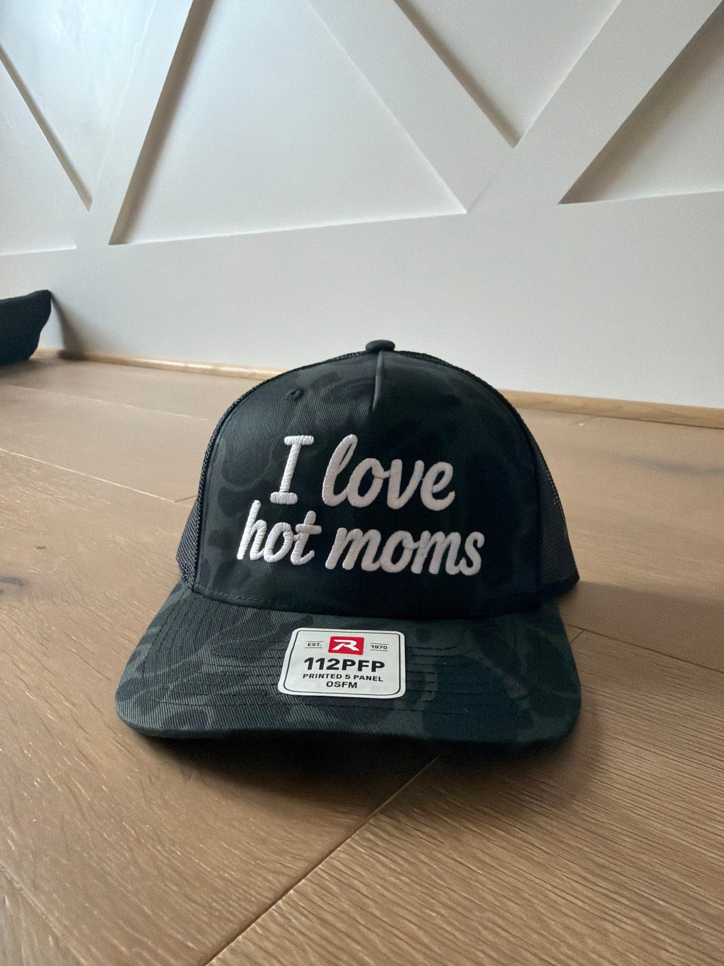 Black camo hat